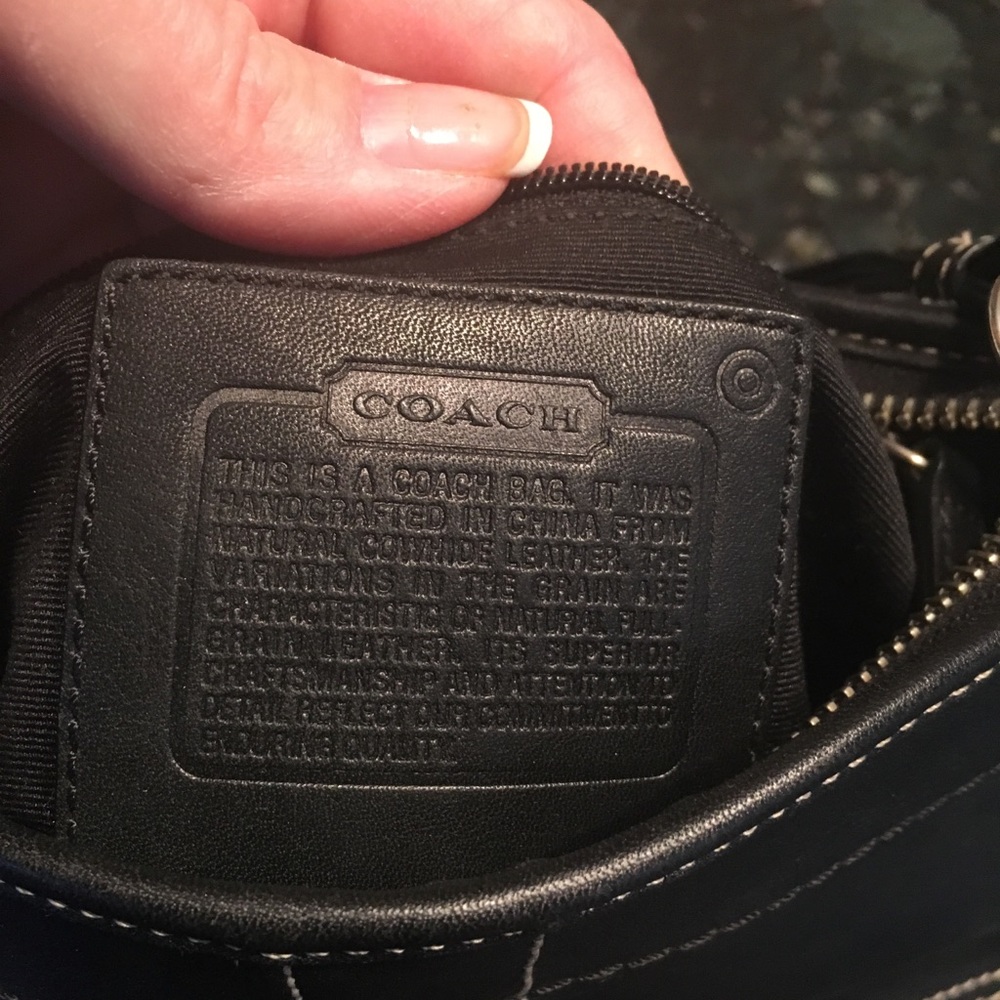 Coach Black Leather Crossbody Bag with Contrast Stitching - Picture 3 of 4